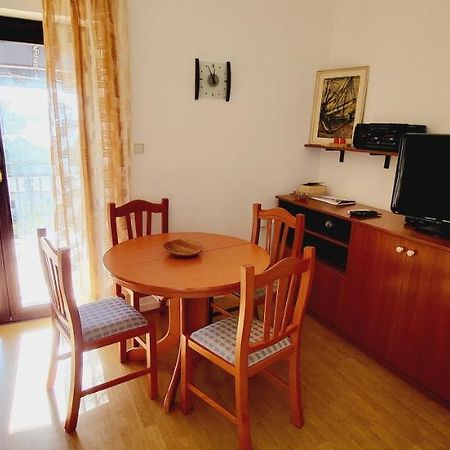 Apartments Italo By El-Pi Tours Njivice Ngoại thất bức ảnh