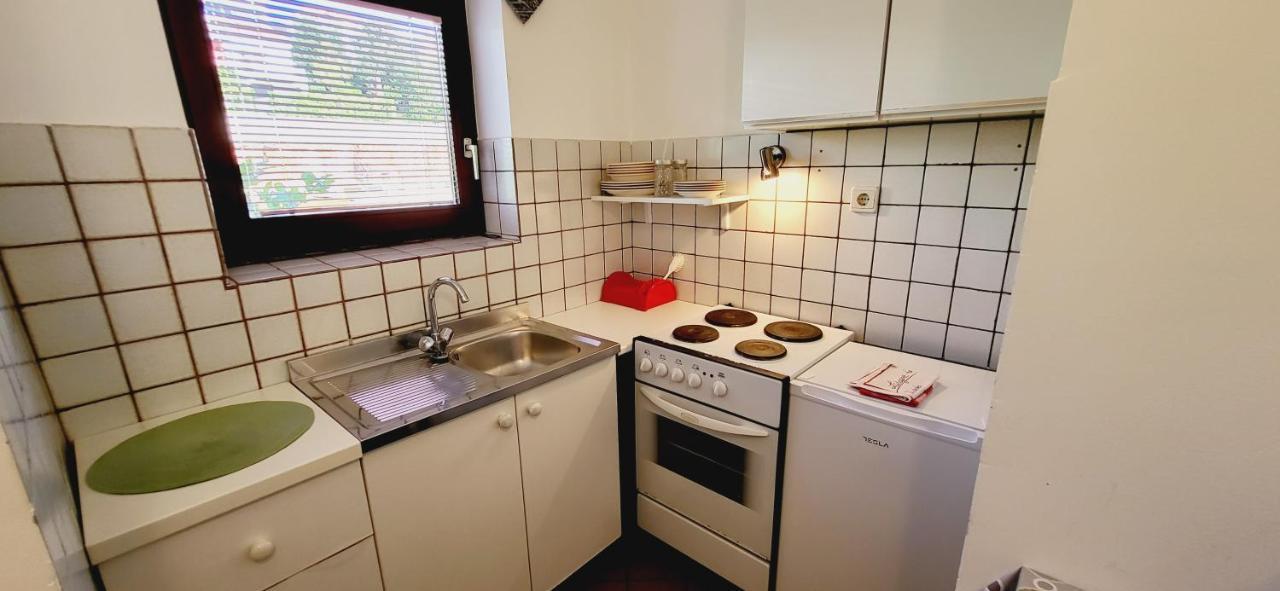 Apartments Italo By El-Pi Tours Njivice Ngoại thất bức ảnh
