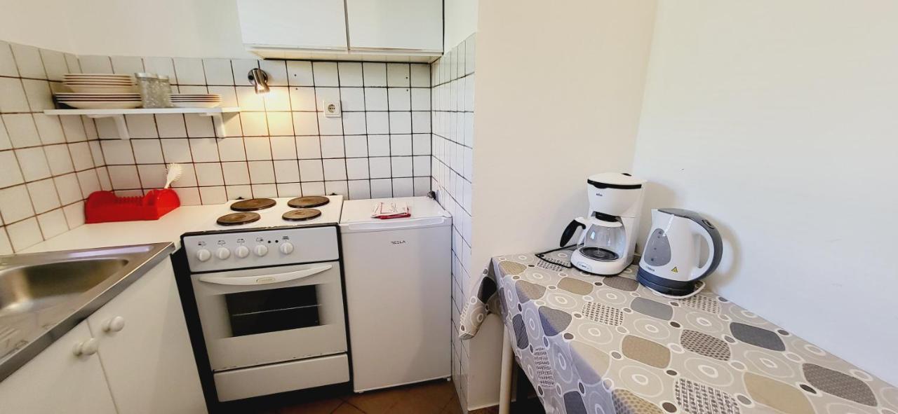 Apartments Italo By El-Pi Tours Njivice Ngoại thất bức ảnh