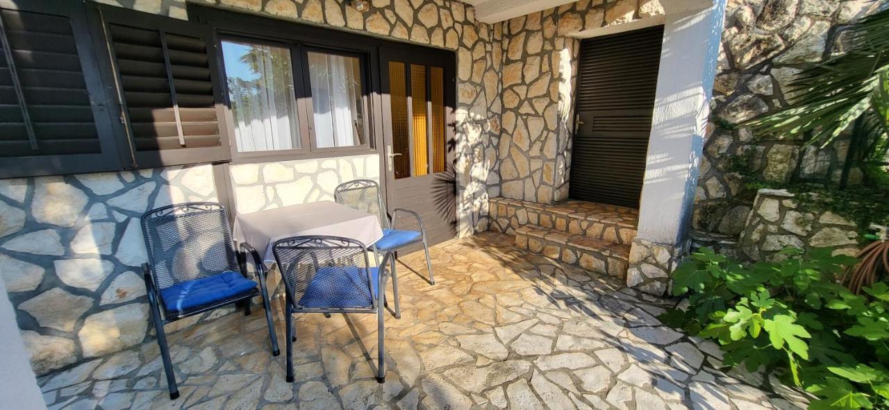 Apartments Italo By El-Pi Tours Njivice Ngoại thất bức ảnh