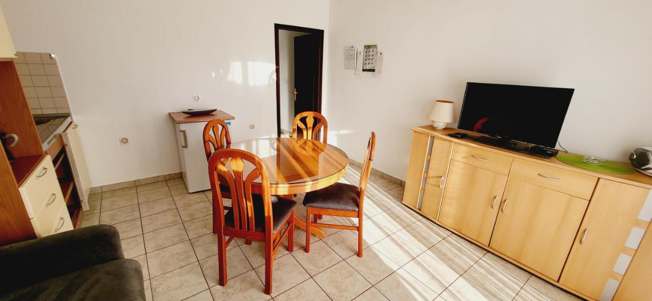 Apartments Italo By El-Pi Tours Njivice Ngoại thất bức ảnh